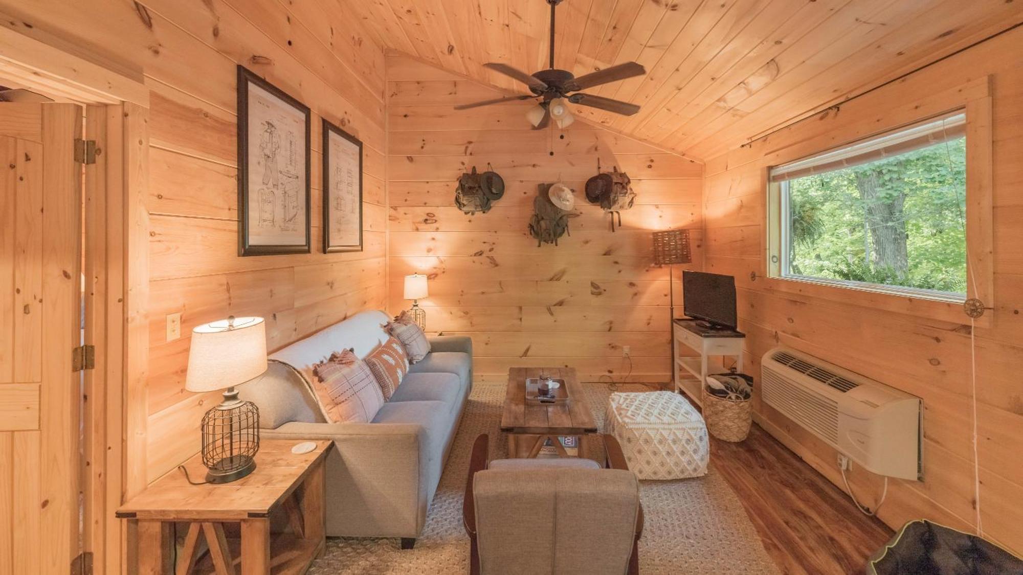 Outdoor Soaking Tub! Cozy Spot For Couples Getaway Villa Cosby Exterior photo